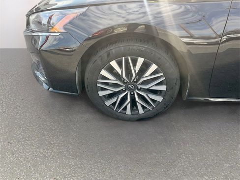 Certified 2024 Nissan Altima 2.5 SV image 31