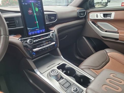 Used 2022 Ford Explorer King Ranch w/ Premium Technology Package AWD/4WD image 24