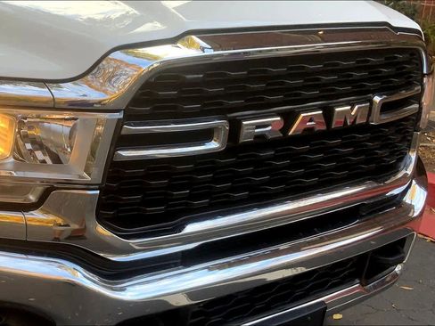 Used 2024 RAM 3500 Big Horn image 28