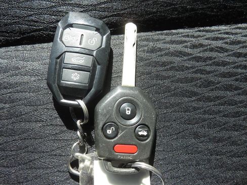 Used 2011 Subaru Legacy 2.5i Premium image 34