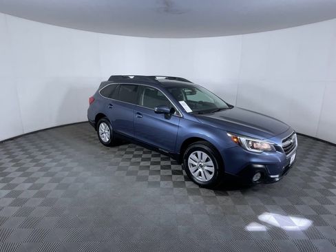 Used 2018 Subaru Outback 2.5i Premium image 2