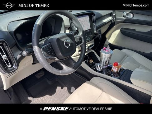 Used 2024 Volvo XC40 B5 Plus w/ Climate Package AWD/4WD image 1