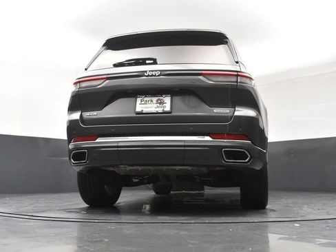 Used 2023 Jeep Grand Cherokee Overland AWD/4WD image 23