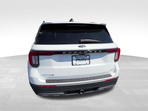 Used 2026 Ford Explorer Active w/ Active Comfort Package AWD/4WD image 5