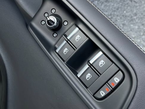 Used 2025 Audi Q7 3.0T Prestige image 69
