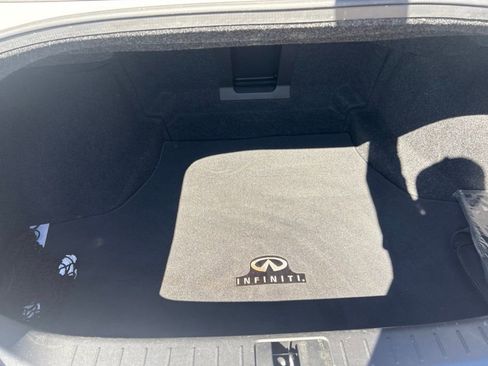 Used 2019 INFINITI Q70 L 5.6 w/ Sensory Package image 16