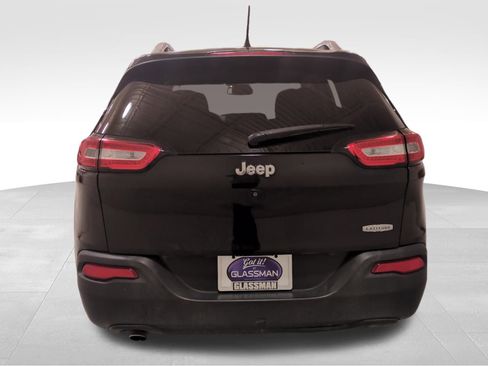 Used 2017 Jeep Cherokee Latitude image 5