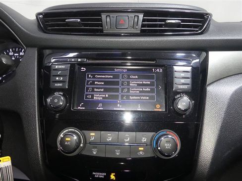 Used 2019 Nissan Rogue Sport S AWD/4WD image 36