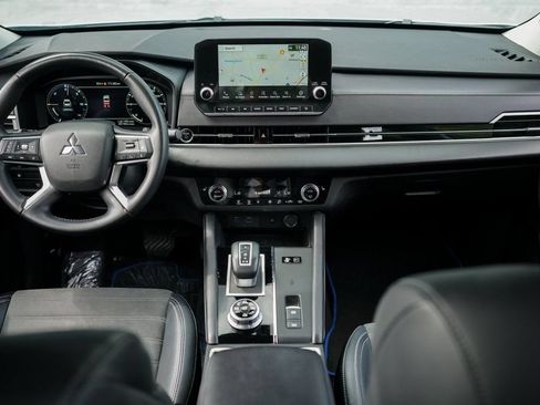 Used 2023 Mitsubishi Outlander LE AWD/4WD image 20