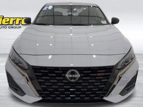 Used 2024 Nissan Altima 2.5 SR FWD image 7