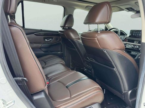 Used 2025 Honda Pilot Elite image 55
