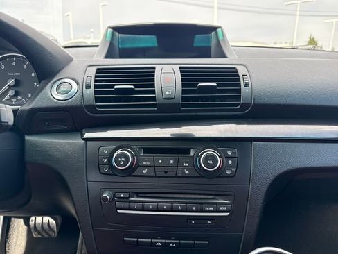 Used 2011 BMW 135i Convertible RWD image 26