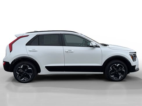 Used 2024 Kia Niro Wind FWD image 6