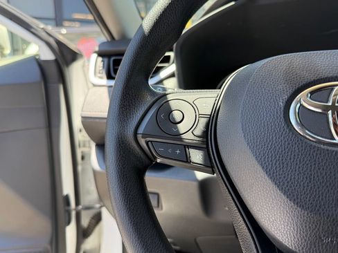 Used 2019 Toyota RAV4 XLE FWD image 20