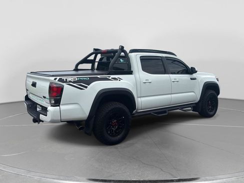 Used 2017 Toyota Tacoma TRD Pro AWD/4WD image 5