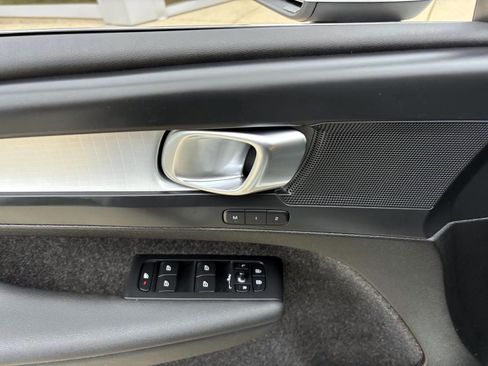 Used 2025 Volvo XC40 B5 Core image 12