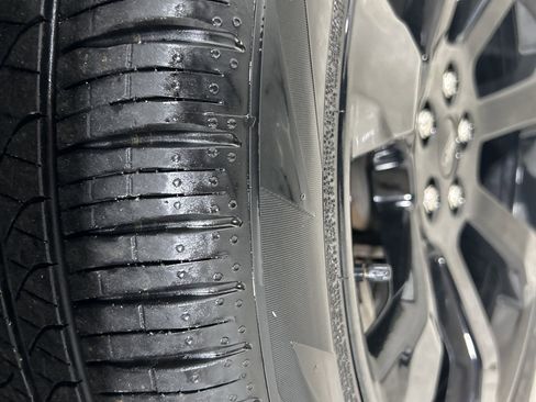 Used 2023 Ford Explorer ST-Line w/ Class IV Trailer Tow Package image 55