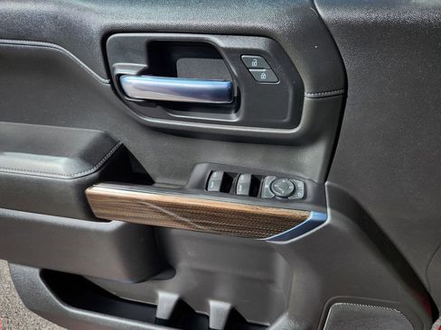 Used 2019 Chevrolet Silverado 1500 LT w/ All-Star Edition image 9