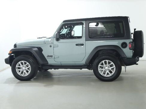 Used 2023 Jeep Wrangler Sport AWD/4WD image 34