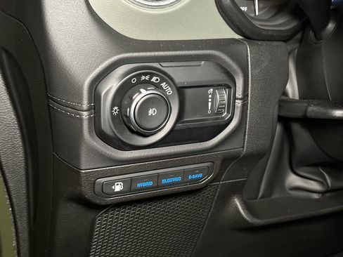 Used 2024 Jeep Wrangler High Altitude AWD/4WD image 20