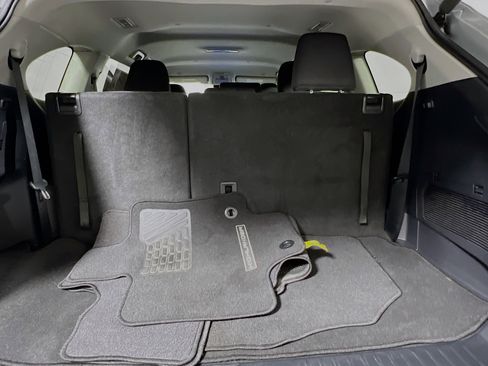 Used 2024 Toyota Highlander LE image 34