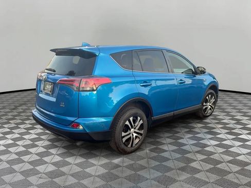 Used 2018 Toyota RAV4 LE w/ All Weather Liner Package AWD/4WD image 5