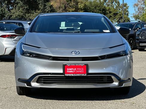 New 2026 Toyota Prius Plug-In Hybrid FWD image 11