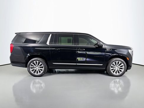 Certified 2023 GMC Yukon XL Denali w/ Denali Reserve Package AWD/4WD image 8