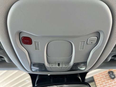 Used 2021 Jeep Renegade Limited image 38