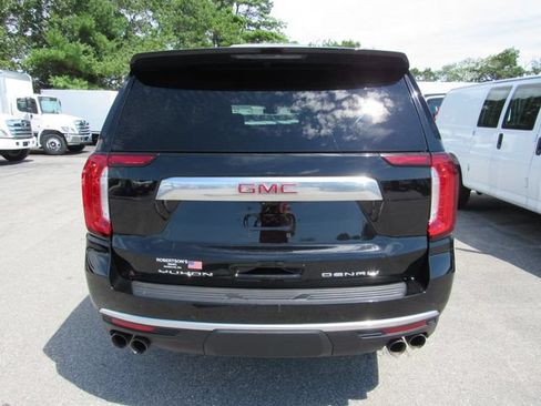 Used 2023 GMC Yukon XL Denali w/ Denali Reserve Package AWD/4WD image 4