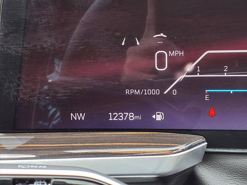 Certified 2025 Cadillac Escalade Premium Luxury image 30