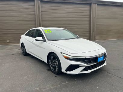 Used 2025 Hyundai Elantra Limited