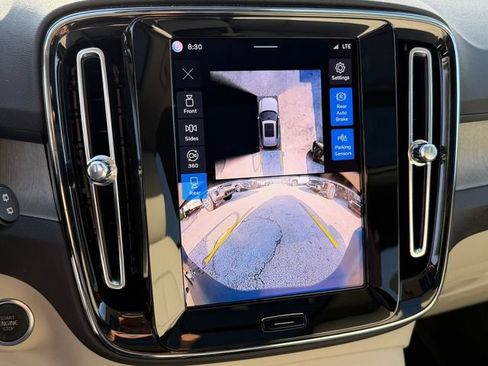 Certified 2025 Volvo XC40 B5 Ultra AWD/4WD image 23