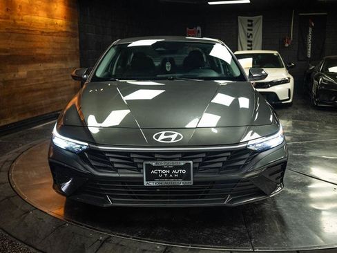 Used 2024 Hyundai Elantra SEL FWD image 4