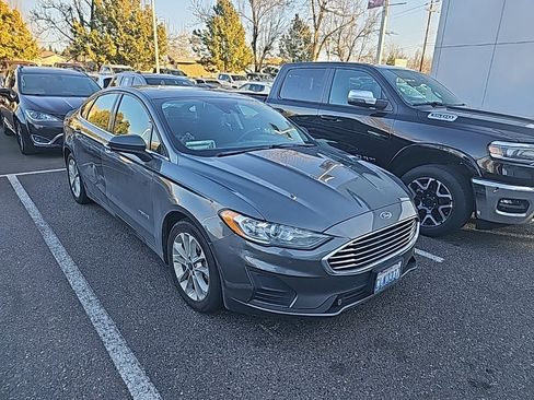 Used 2019 Ford Fusion SE image 1