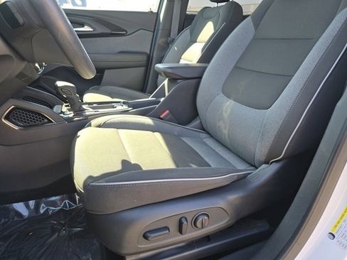 Used 2022 Chevrolet TrailBlazer LT w/ Convenience Package image 4