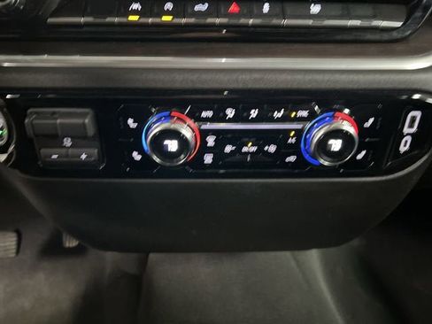 Certified 2025 GMC Sierra 1500 SLT AWD/4WD image 18