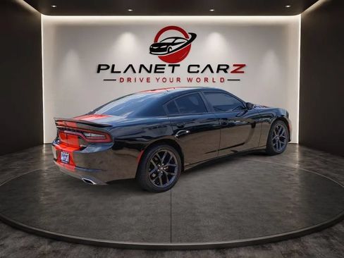 Used 2022 Dodge Charger SXT w/ Blacktop Package RWD image 4