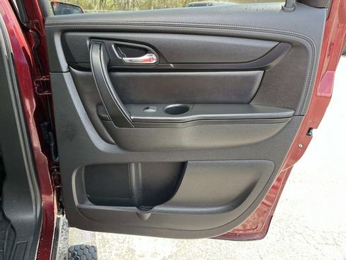 Used 2017 Chevrolet Traverse LT w/ Style and Technology Package FWD image 23