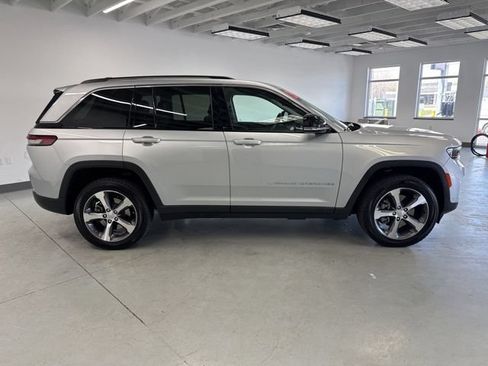 Used 2023 Jeep Grand Cherokee 4WD 4xe w/ Luxury Tech Group II image 14