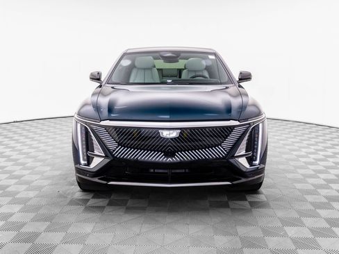 New 2026 Cadillac Lyriq Luxury image 2