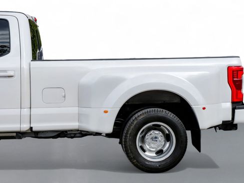 Used 2018 Ford F350 Platinum w/ Platinum Ultimate Package image 11