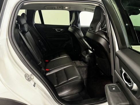Used 2025 Volvo V60 B5 Cross Country Plus AWD/4WD image 23