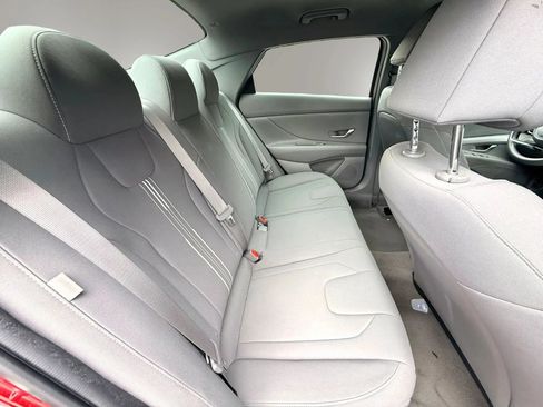 Used 2024 Hyundai Elantra SEL FWD image 13
