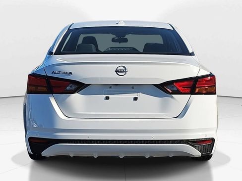 Used 2025 Nissan Altima 2.5 S image 6
