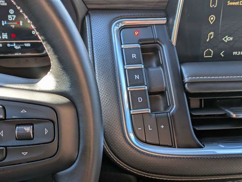 Certified 2024 GMC Yukon XL SLT image 32