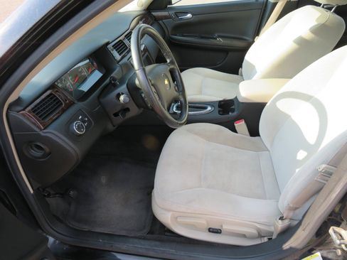 Used 2012 Chevrolet Impala LT FWD image 3