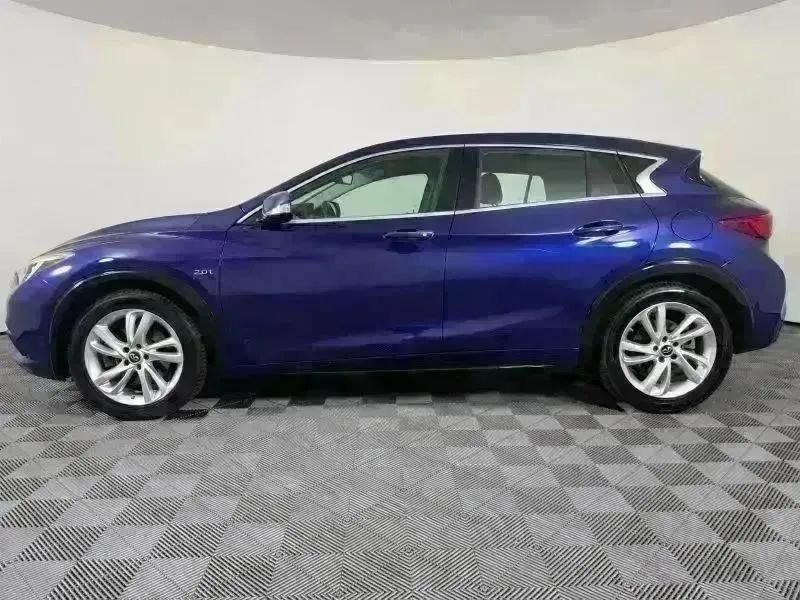 Used 2017 INFINITI QX30 FWD image 13