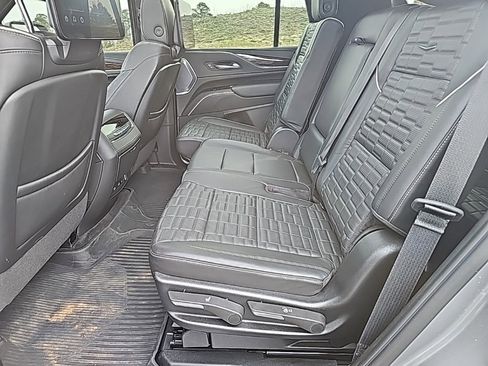 Used 2023 Cadillac Escalade Sport Platinum w/ LPO, ONYX Package image 11