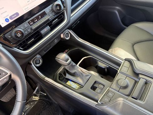 Used 2025 Toyota Grand Highlander FWD image 43